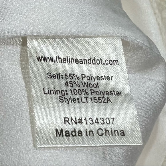 Line & Dot Wool Blend Dressy Crop Shirt - Picture 7 of 7